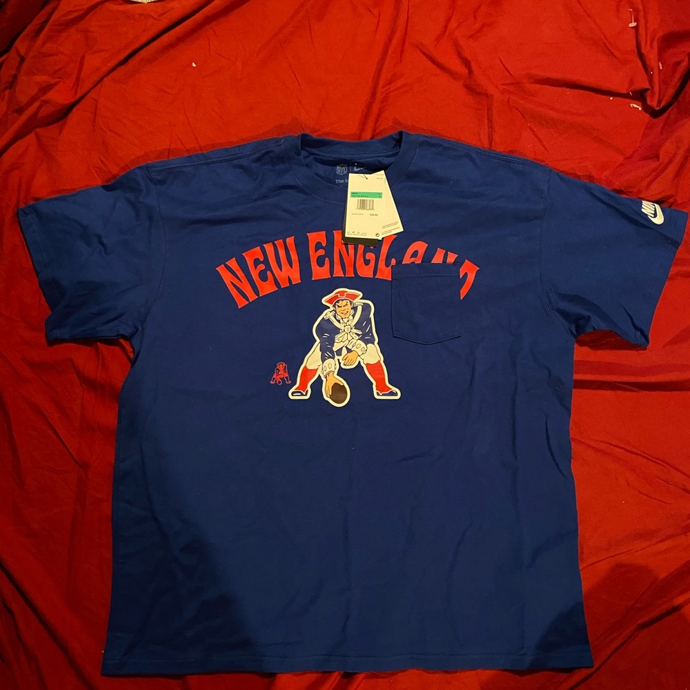 BRAND NEW New England Patriots Nike/NFL T-Shirt Size Large Blue